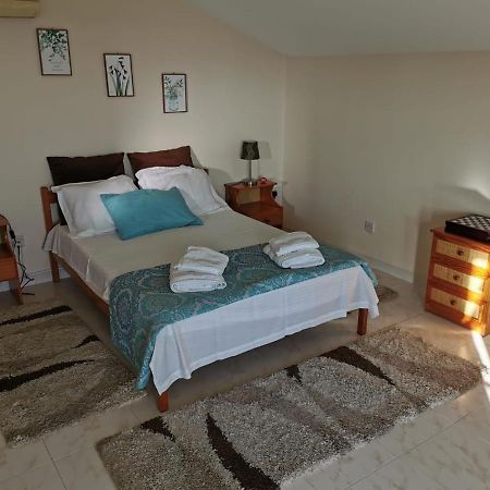 لارنكا Must Stay - Sea & Salt Lake Panoramic View Apt المظهر الخارجي الصورة