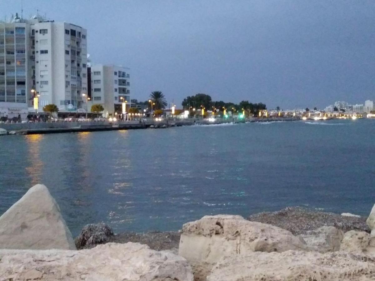 لارنكا Must Stay - Sea & Salt Lake Panoramic View Apt المظهر الخارجي الصورة