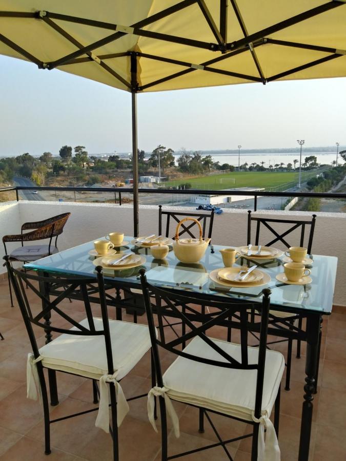 لارنكا Must Stay - Sea & Salt Lake Panoramic View Apt المظهر الخارجي الصورة