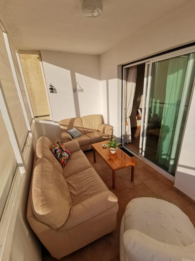 لارنكا Must Stay - Sea & Salt Lake Panoramic View Apt المظهر الخارجي الصورة